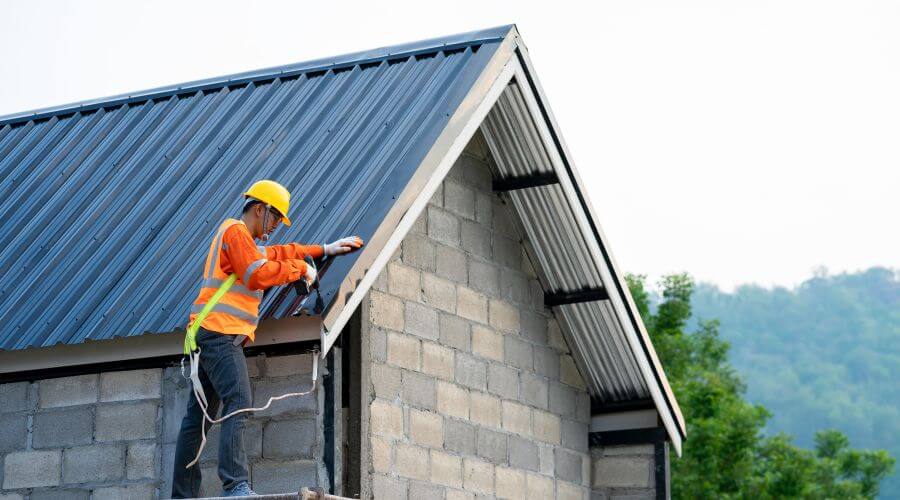 Expert new roof installation services in Pleasant Plains, IL